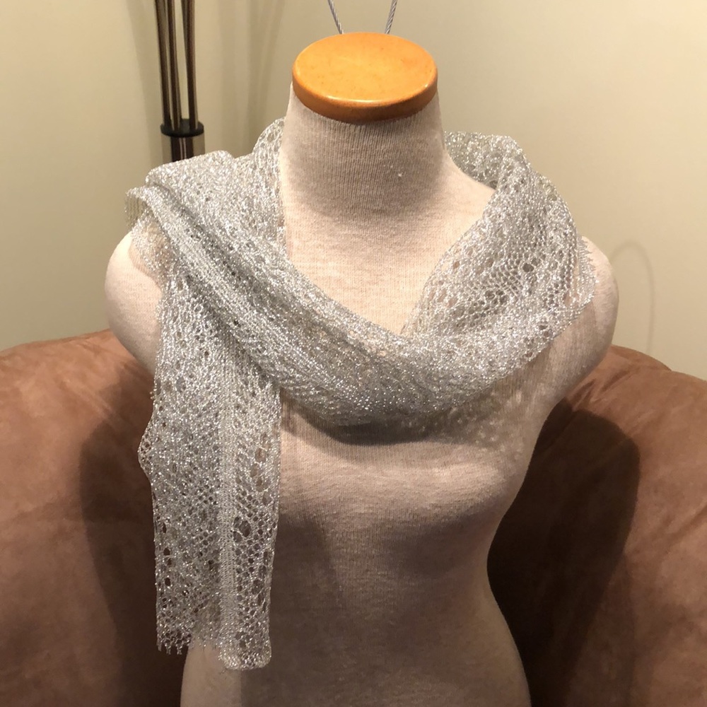 Vintage Gorgeous silver tone open crochet design Scarf